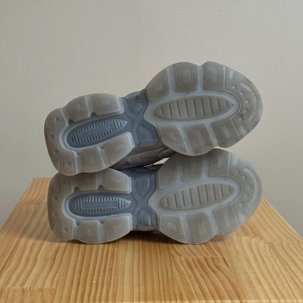 AXEL ARIGATO Light Blue Suede Sneakers - Picture 5 of 7